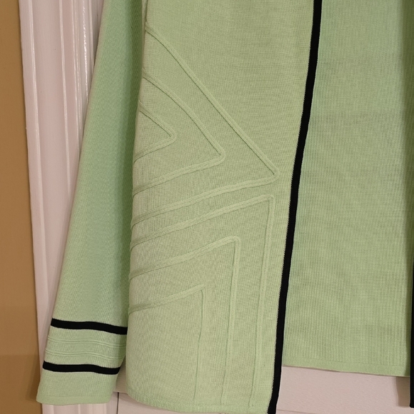 Ming Wang Green and Black Blazer with Stand-Up Collar - Picture 4 of 12